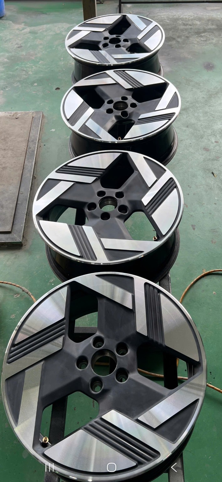 Mẫu mặt phay bạc phối nền tối
